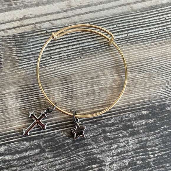 Charm bracelets - Picture 2 of 4